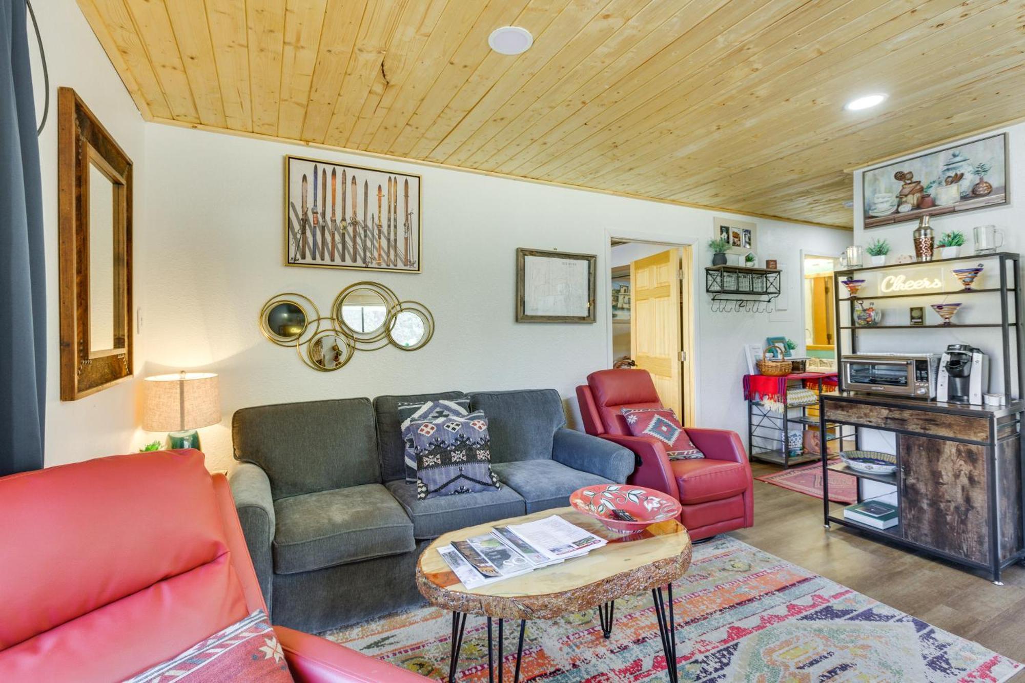 Ski-In Red River Retreat Balcony, Mountain Views! 外观 照片
