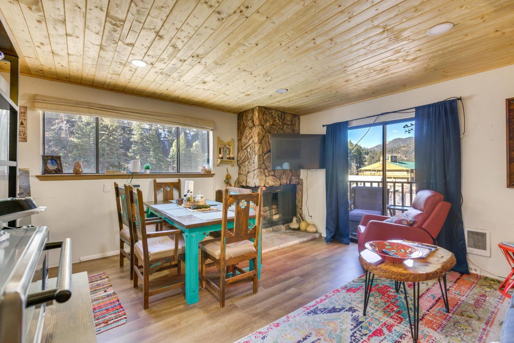 Ski-In Red River Retreat Balcony, Mountain Views! 外观 照片