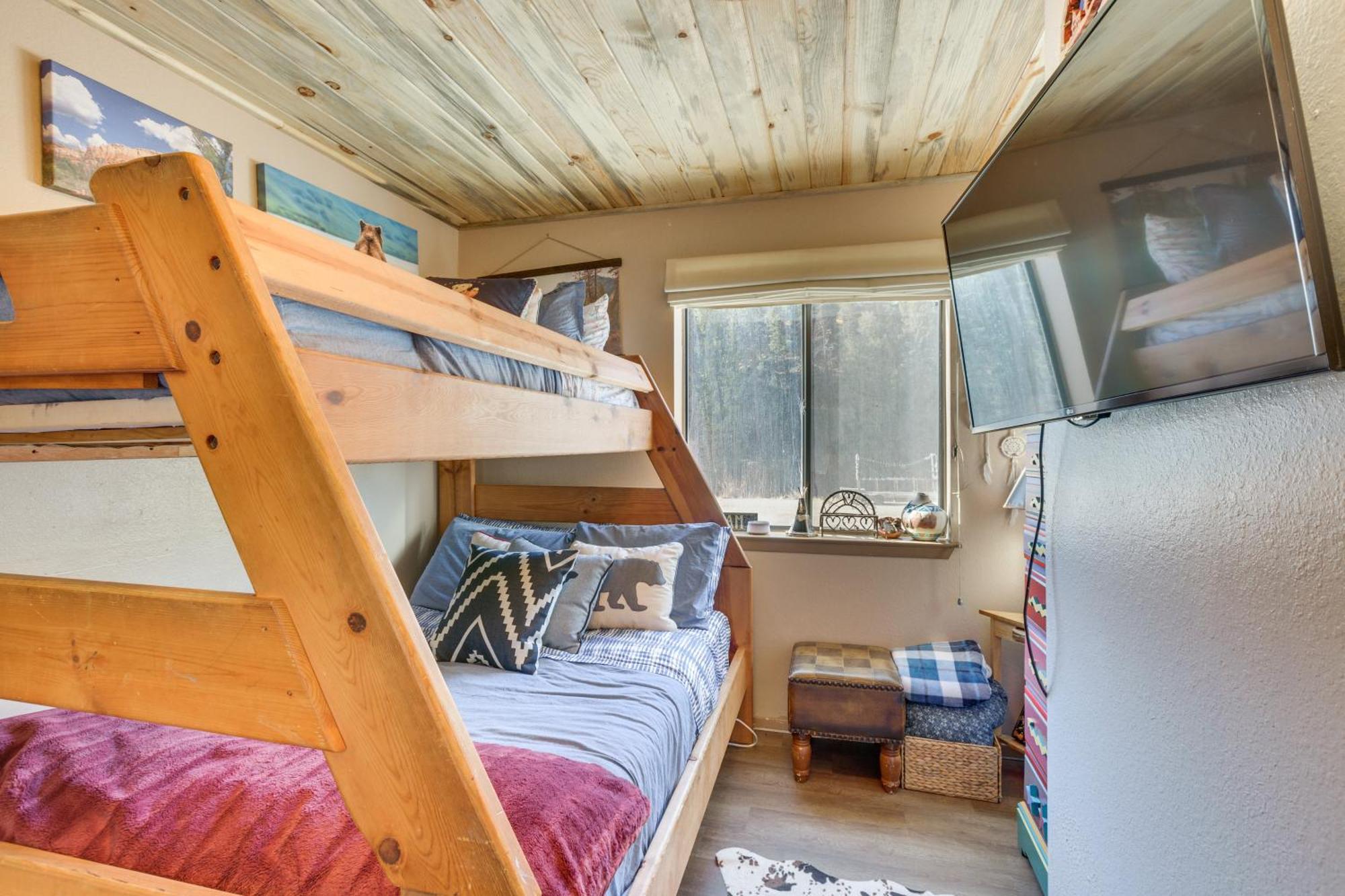 Ski-In Red River Retreat Balcony, Mountain Views! 外观 照片