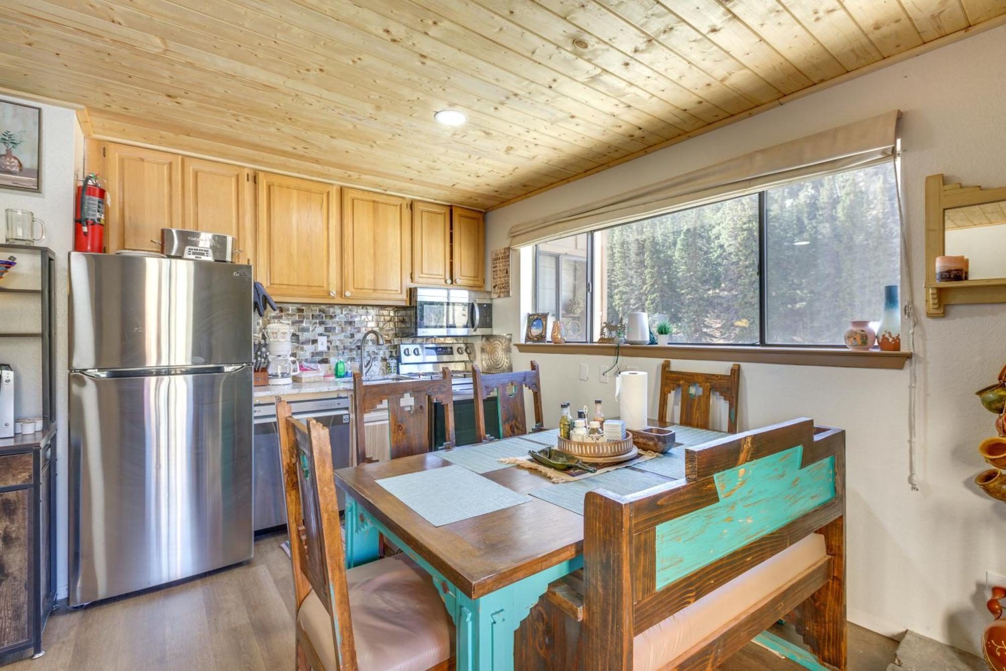 Ski-In Red River Retreat Balcony, Mountain Views! 外观 照片
