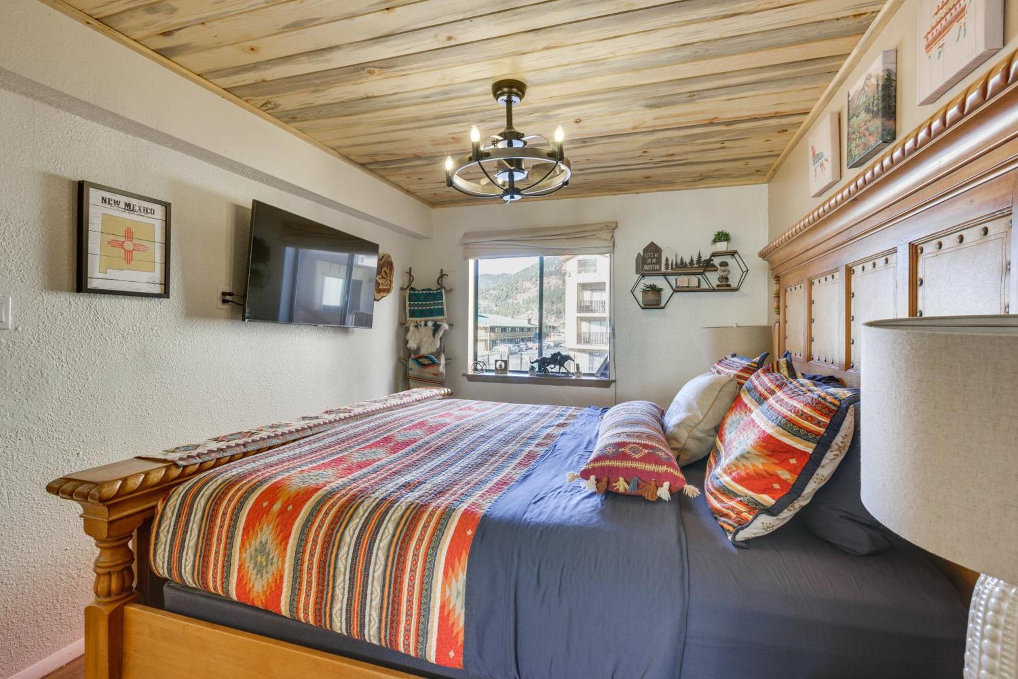 Ski-In Red River Retreat Balcony, Mountain Views! 外观 照片