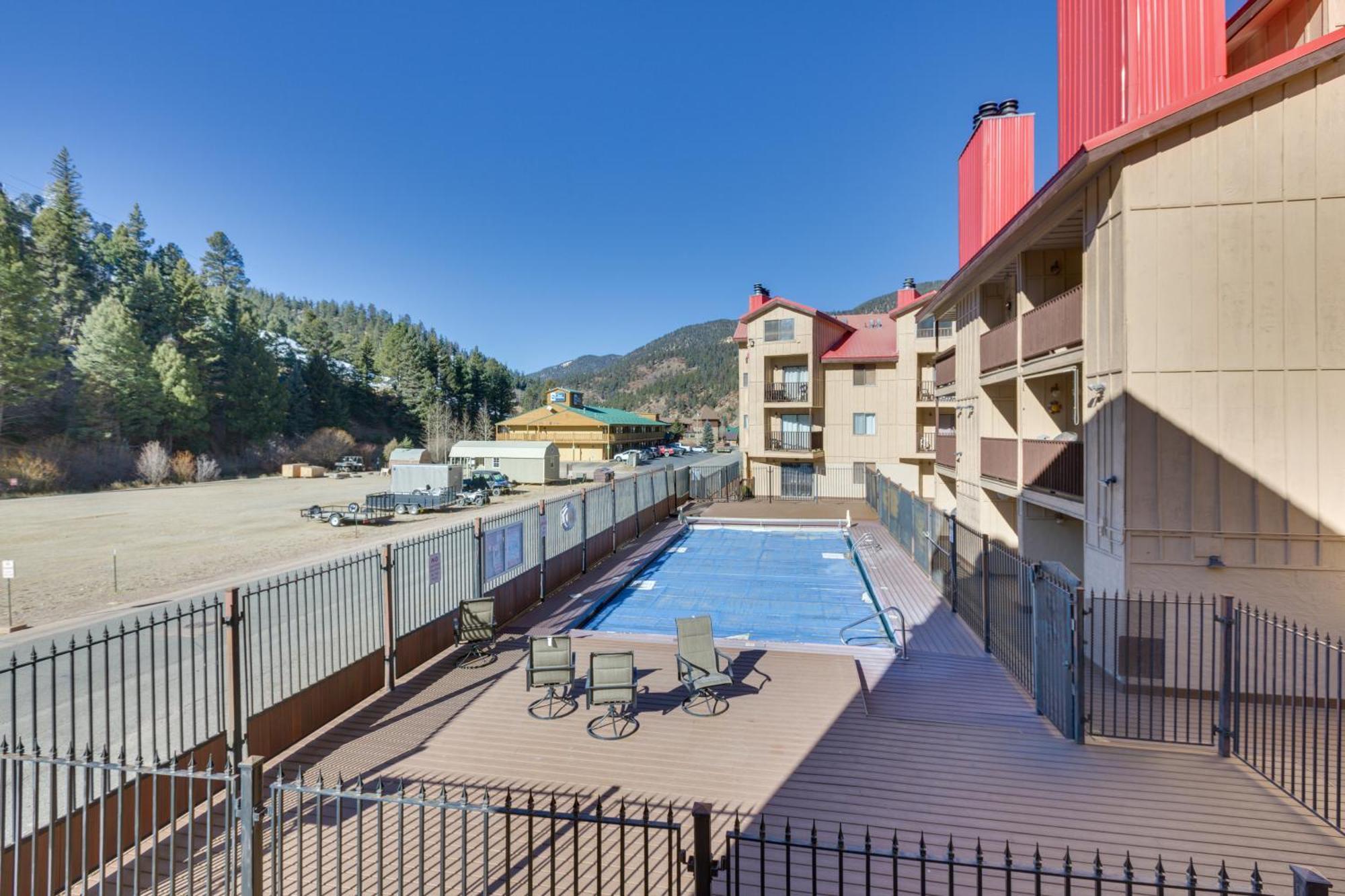 Ski-In Red River Retreat Balcony, Mountain Views! 外观 照片